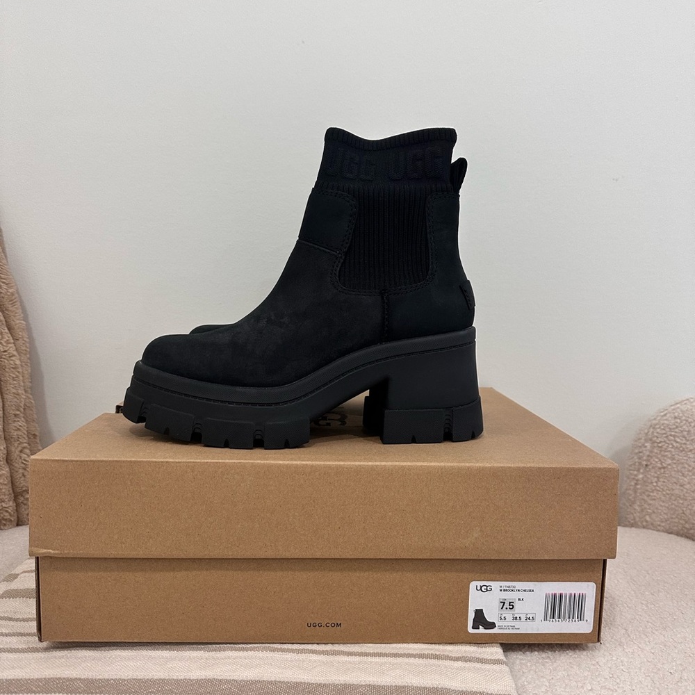 UGG Women's Brooklyn Chelsea NIB